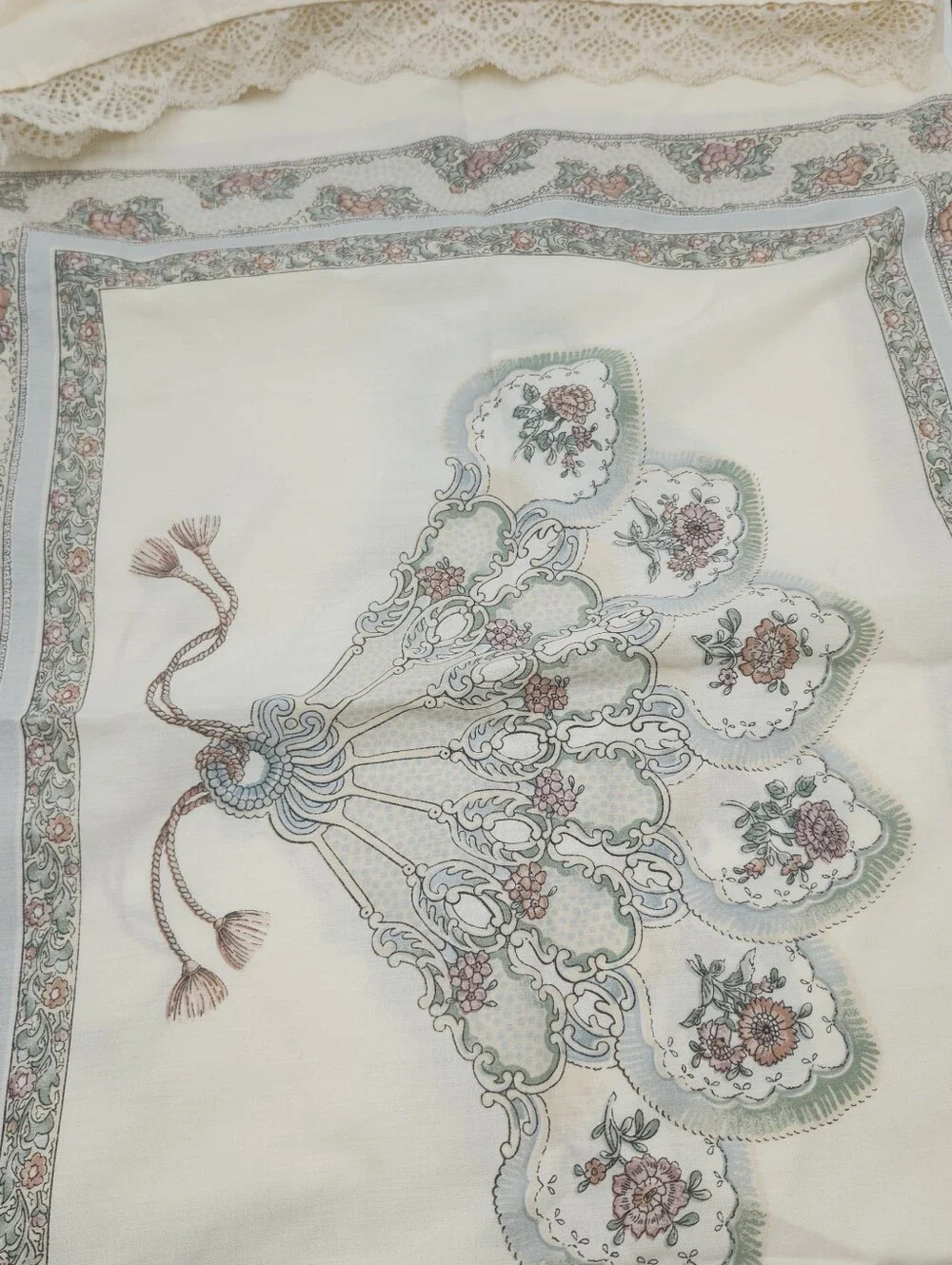 2 VTG Louis Nichole Pillowcases Floral Fan Design & Cotton Lace Edge standard